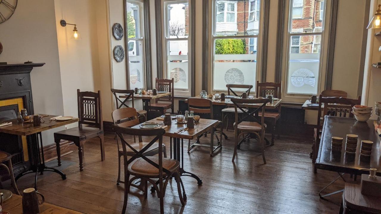Oaklands Guest House Уеймут Екстериор снимка